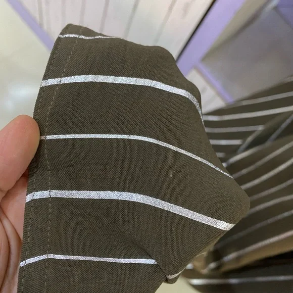 Imported greenish nude abaya with scarf, size upto 46”, length around 54” - Picture 5 of 12